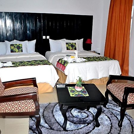 Hotel Bkbg Ломе Екстериор снимка