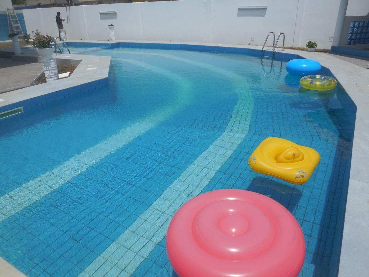 Hotel Bkbg Ломе Екстериор снимка