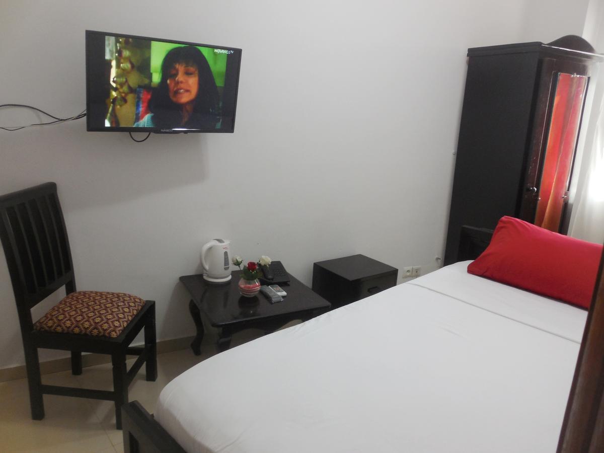 Hotel Bkbg Ломе Екстериор снимка