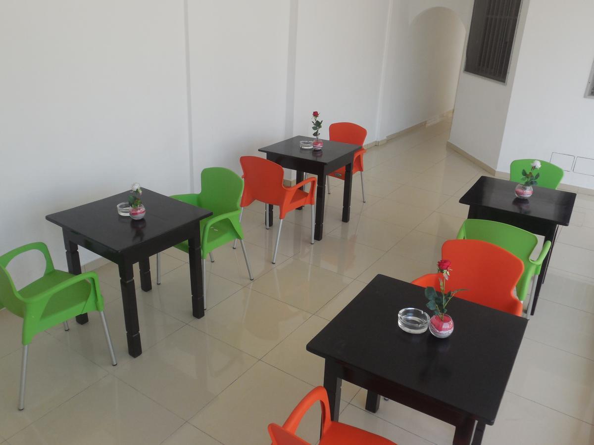 Hotel Bkbg Ломе Екстериор снимка