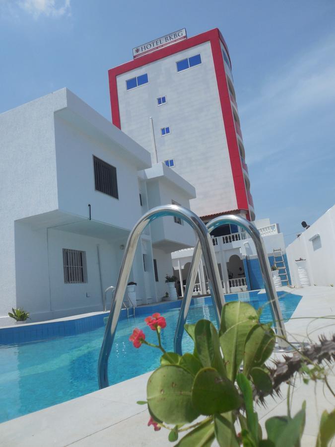 Hotel Bkbg Ломе Екстериор снимка