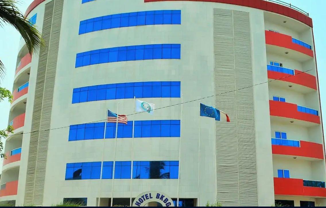 Hotel Bkbg Ломе Екстериор снимка