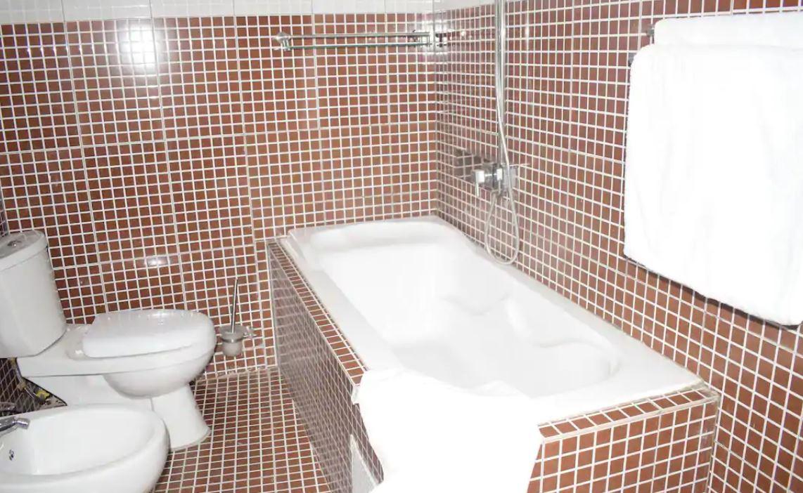 Hotel Bkbg Ломе Екстериор снимка