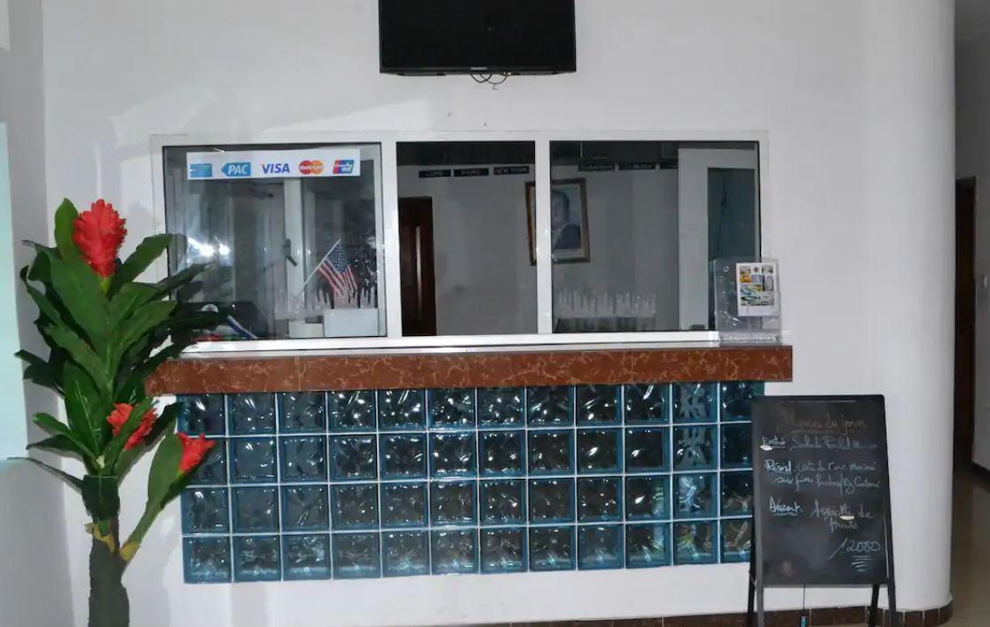Hotel Bkbg Ломе Екстериор снимка
