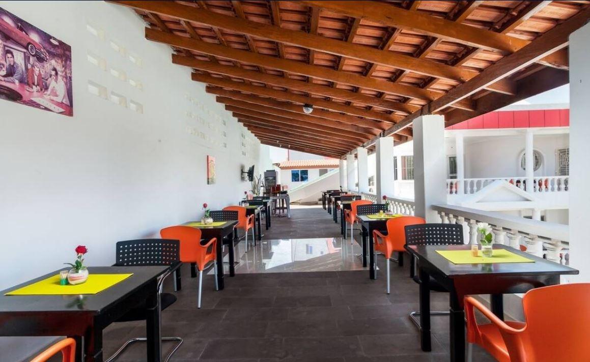 Hotel Bkbg Ломе Екстериор снимка